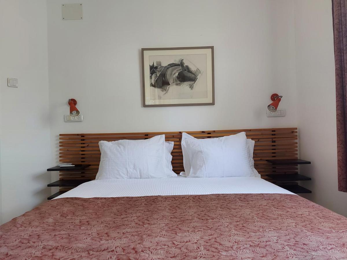 Maple'S Place - אירוח מייפל Rosch Pina Exterior foto