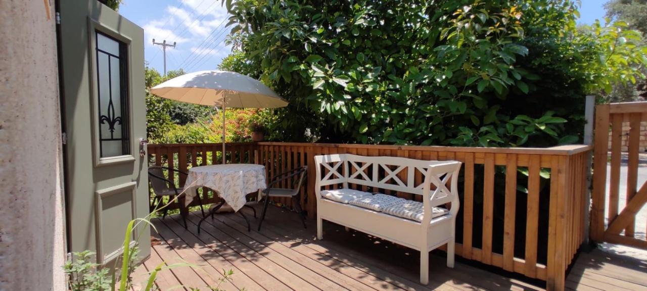 Maple'S Place - אירוח מייפל Rosch Pina Exterior foto